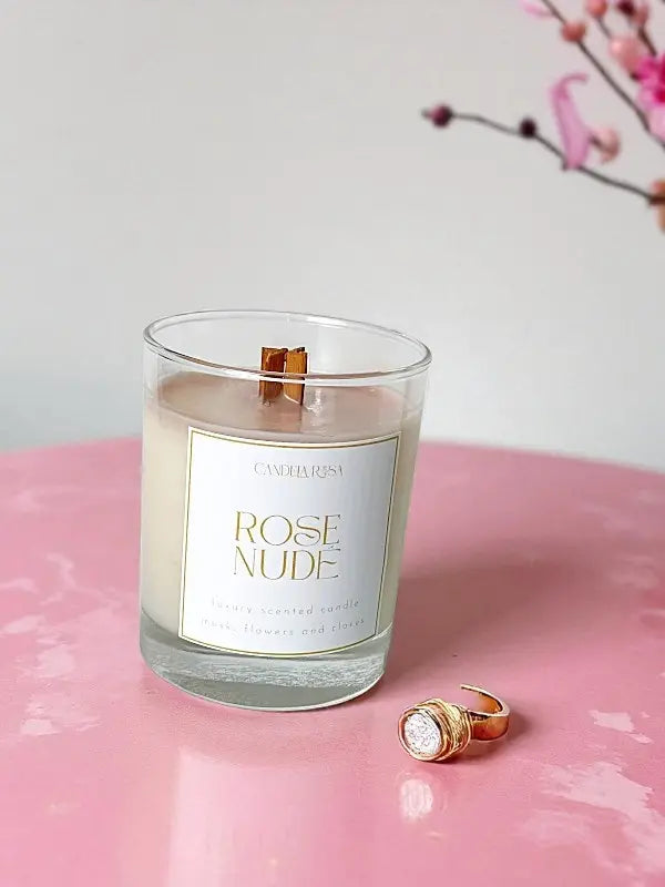 Rose Nudé : vela aromática marmoleada nude con aroma floral